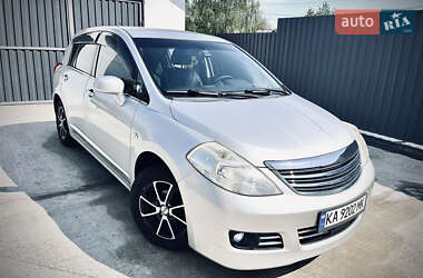 Хетчбек Nissan TIIDA 2011 в Києві