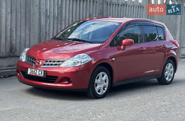 Хэтчбек Nissan TIIDA 2011 в Киеве