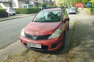 Хэтчбек Nissan TIIDA 2008 в Киеве