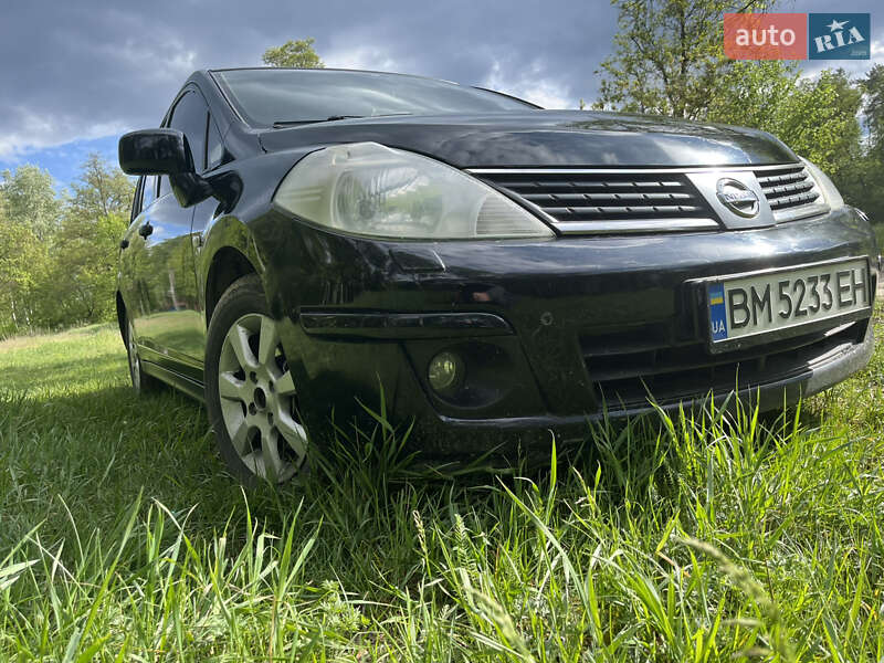 Хэтчбек Nissan TIIDA 2007 в 