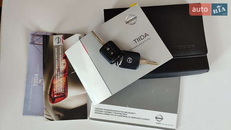 Хетчбек Nissan TIIDA 2009 в Рокитному