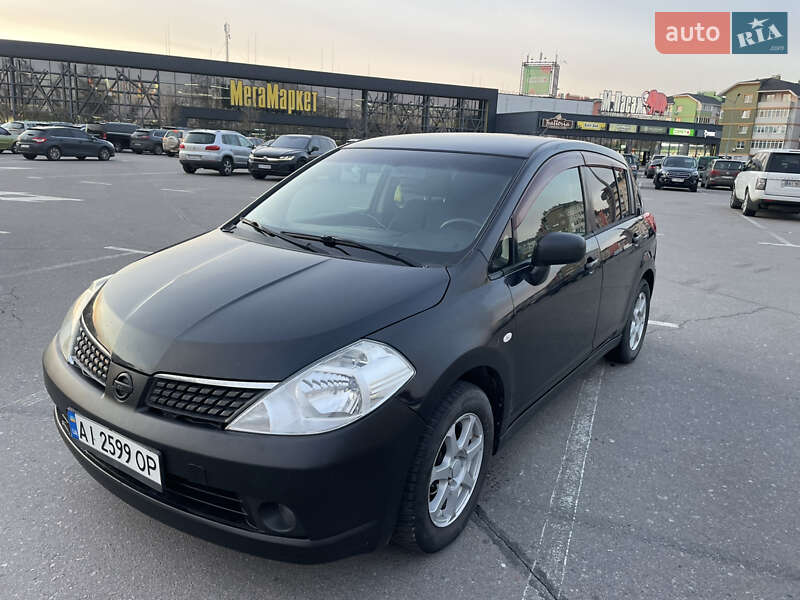 Хэтчбек Nissan TIIDA 2007 в 
