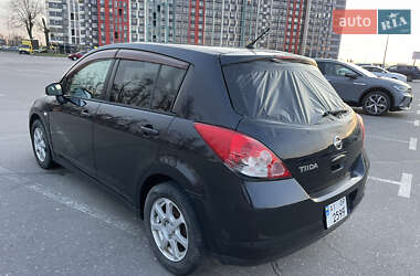 Хэтчбек Nissan TIIDA 2007 в 