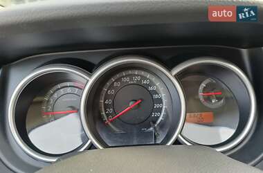 Хетчбек Nissan TIIDA 2013 в 