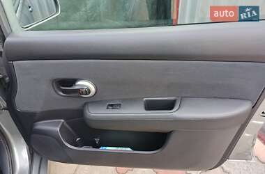 Хетчбек Nissan TIIDA 2013 в 