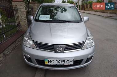 Хэтчбек Nissan TIIDA 2010 в Радехове
