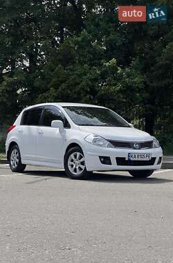 Хэтчбек Nissan TIIDA 2010 в Киеве