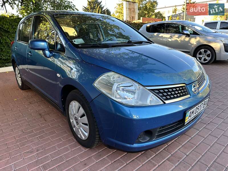 Хетчбек Nissan TIIDA 2008 в 