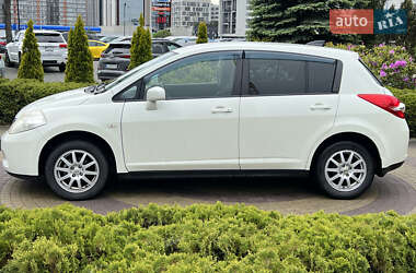 Хетчбек Nissan TIIDA 2010 в 