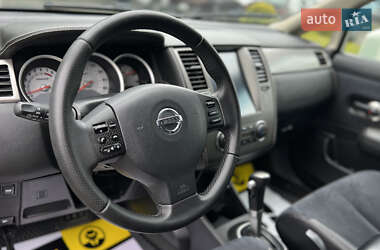 Хетчбек Nissan TIIDA 2010 в 