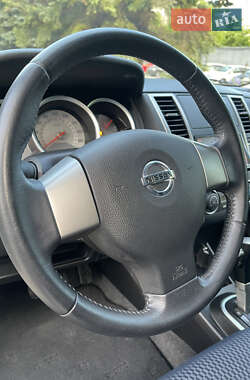 Хетчбек Nissan TIIDA 2011 в 