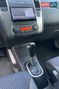 Хетчбек Nissan TIIDA 2011 в 