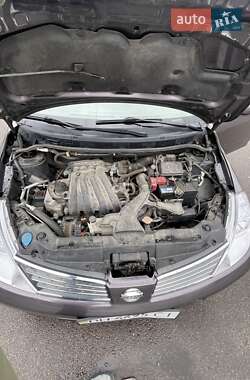Седан Nissan TIIDA 2008 в Гореничах