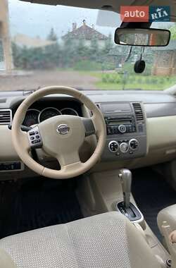 Хэтчбек Nissan TIIDA 2008 в 