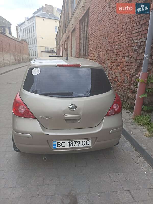 Хетчбек Nissan TIIDA 2010 в Львові