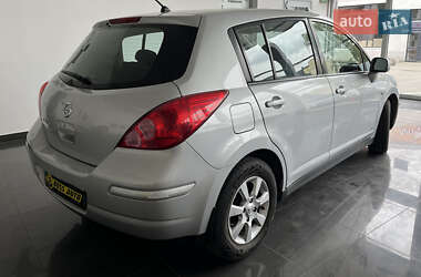 Хетчбек Nissan TIIDA 2010 в 