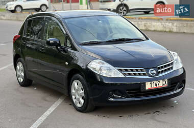 Хэтчбек Nissan TIIDA 2012 в Киеве
