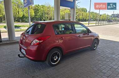 Хетчбек Nissan TIIDA 2010 в 
