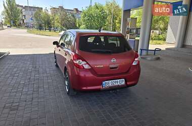 Хетчбек Nissan TIIDA 2010 в 