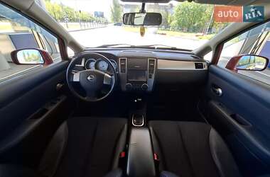 Хетчбек Nissan TIIDA 2010 в 