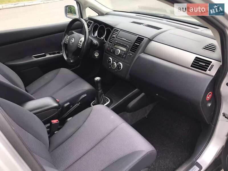 Хэтчбек Nissan TIIDA 2010 в Каменском