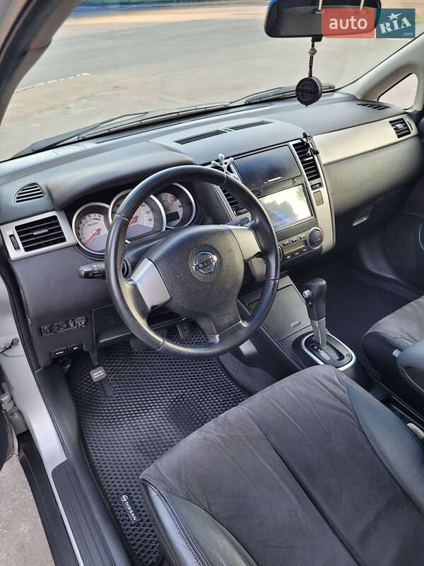 Хэтчбек Nissan TIIDA 2010 в Одессе