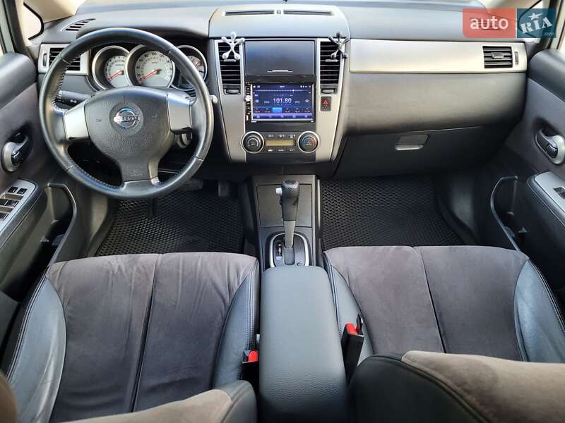 Хэтчбек Nissan TIIDA 2010 в Одессе