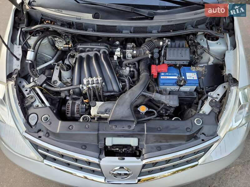 Хэтчбек Nissan TIIDA 2010 в Одессе