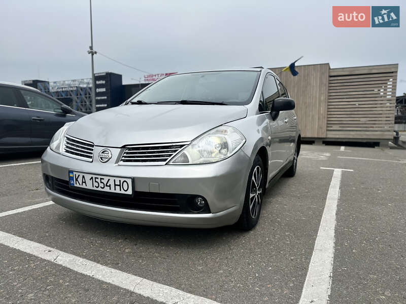 Nissan TIIDA 2007