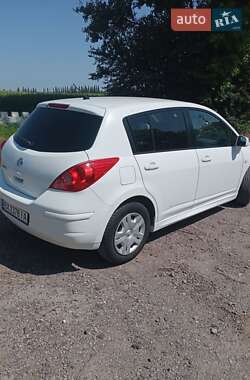 Хэтчбек Nissan TIIDA 2010 в Хмельницком