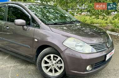 Хэтчбек Nissan TIIDA 2008 в 
