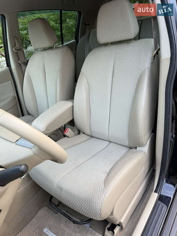 Хетчбек Nissan TIIDA 2011 в Одесі