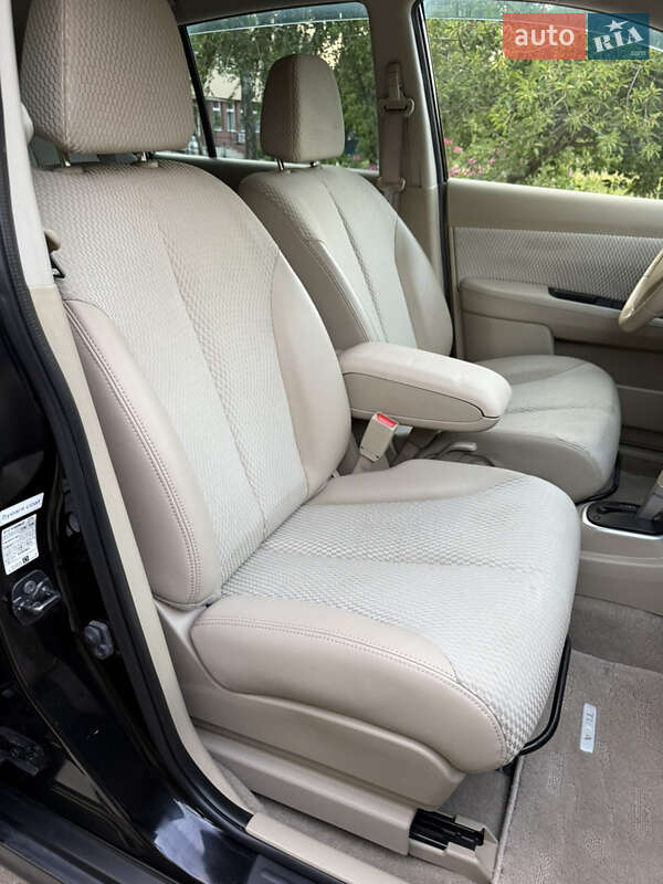 Хетчбек Nissan TIIDA 2011 в Одесі