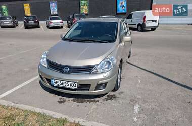 Хетчбек Nissan TIIDA 2010 в Дніпрі