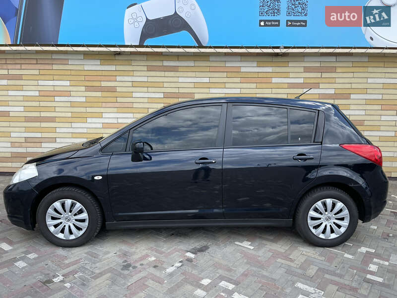 Хэтчбек Nissan TIIDA 2008 в Харькове