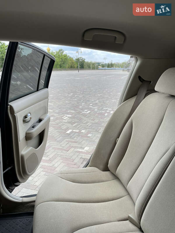 Хэтчбек Nissan TIIDA 2008 в Харькове