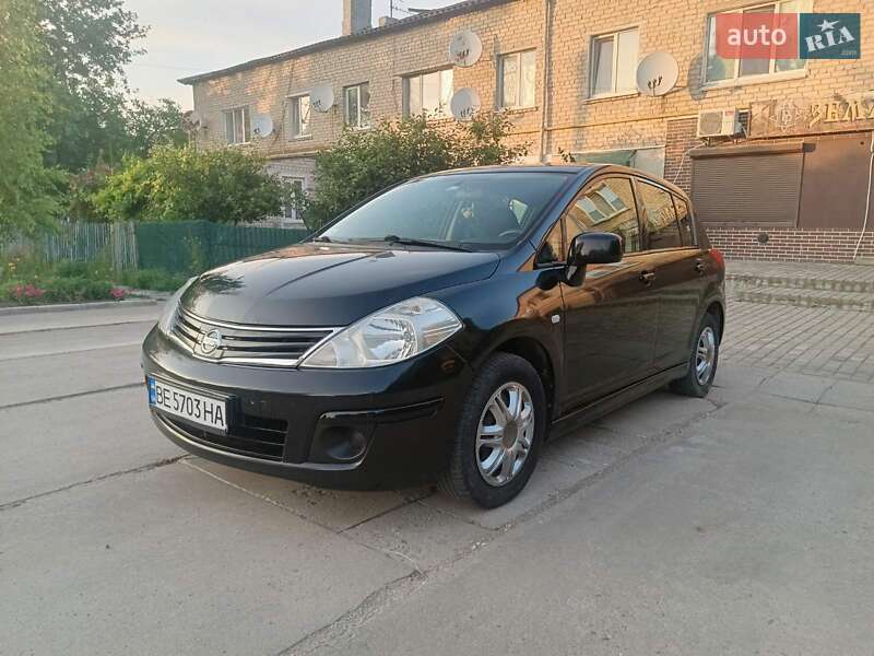 Седан Nissan TIIDA 2010 в Новом Буге