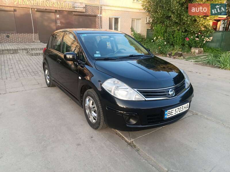 Седан Nissan TIIDA 2010 в Новом Буге