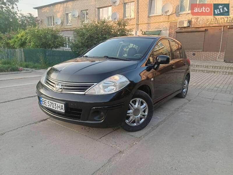 Седан Nissan TIIDA 2010 в Новом Буге