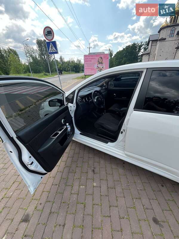 Хетчбек Nissan TIIDA 2012 в Києві фото 11 Хетчбек Nissan TIIDA 2012 в Києві