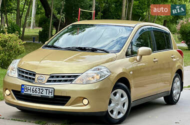 Хэтчбек Nissan TIIDA 2011 в Одессе