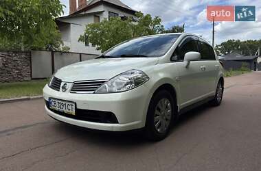 Хетчбек Nissan TIIDA 2010 в Чернігові