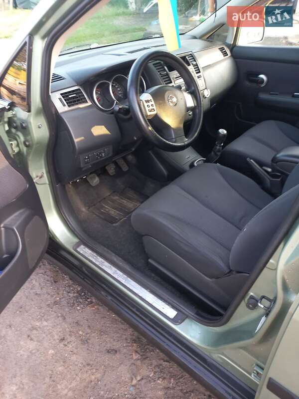 Седан Nissan TIIDA 2007 в Черкасах