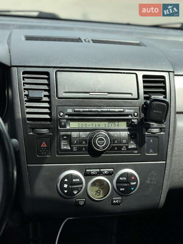 Седан Nissan TIIDA 2008 в Одессе