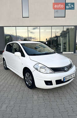 Хэтчбек Nissan TIIDA 2010 в Хмельницком