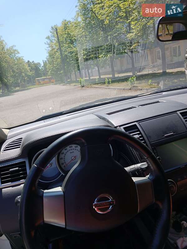 Хетчбек Nissan TIIDA 2010 в Києві