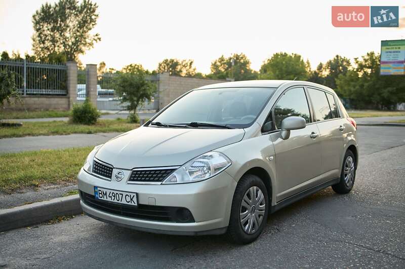 Nissan TIIDA 2008