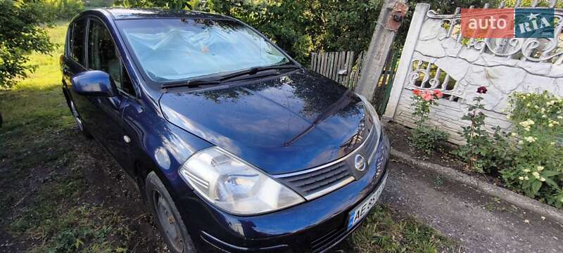 Хэтчбек Nissan TIIDA 2008 в Днепре