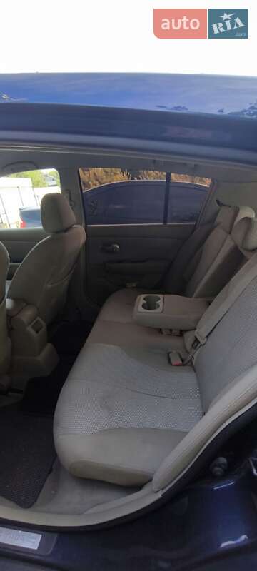 Хэтчбек Nissan TIIDA 2008 в Днепре