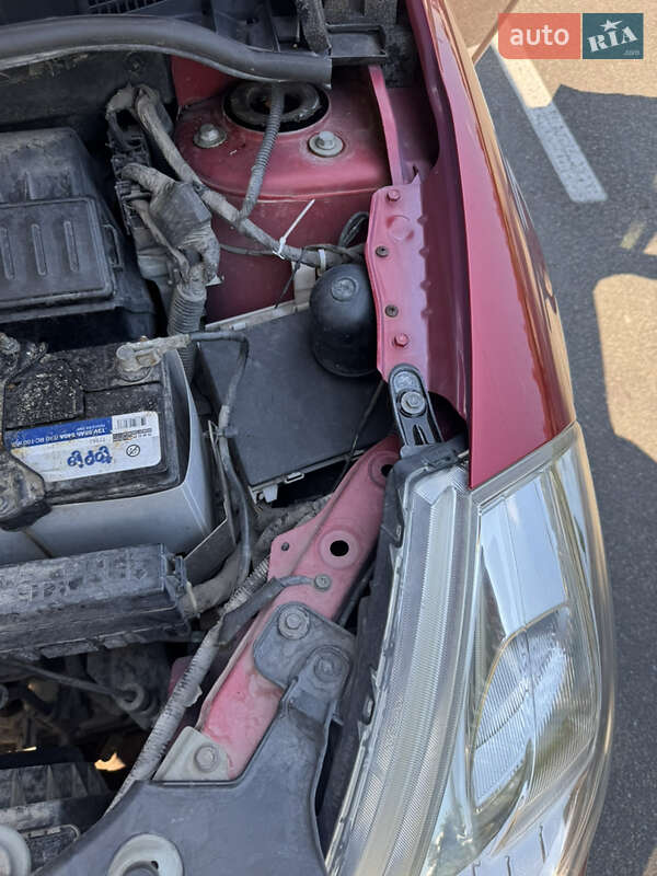Седан Nissan TIIDA 2008 в Києві